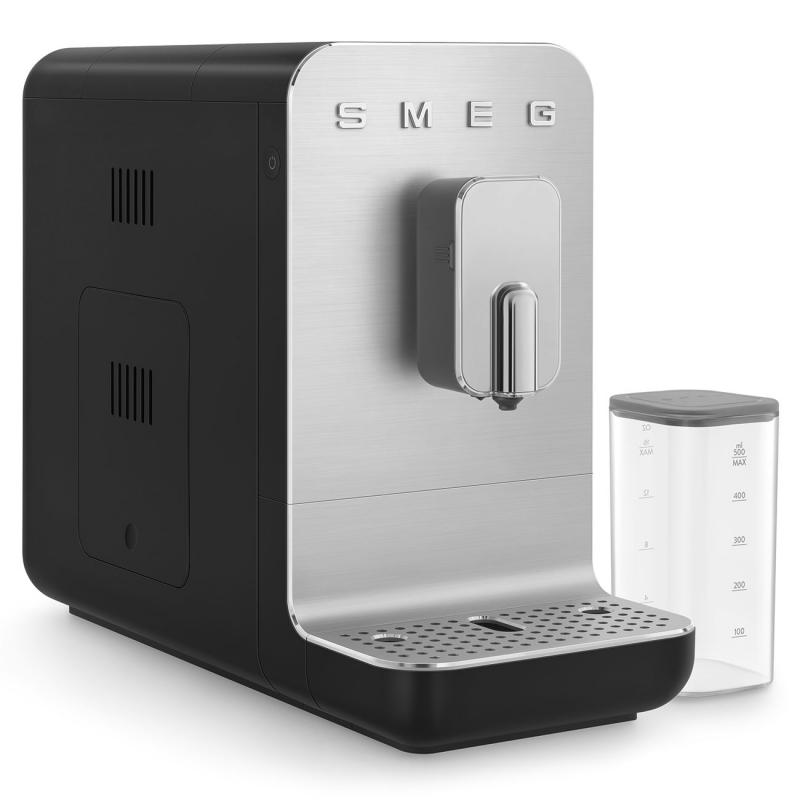 SMEG Automatický kávovar BCC13BLMEU na cappucino 19 barů s dávkovačem mléka, 1,4l, černá